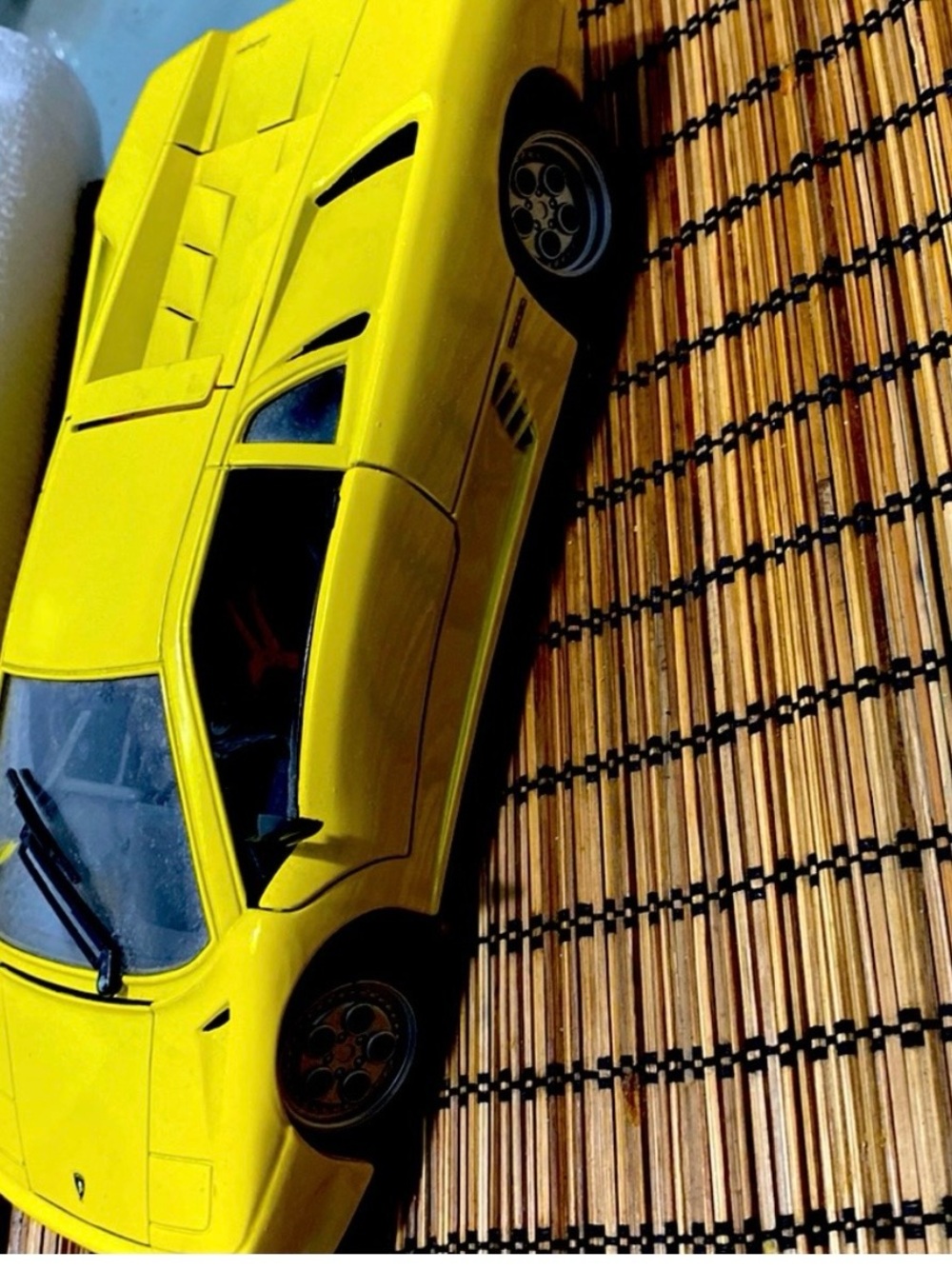 Lamborghini Diablo 1:18 Scale Diecast Model by Maisto - Yellow